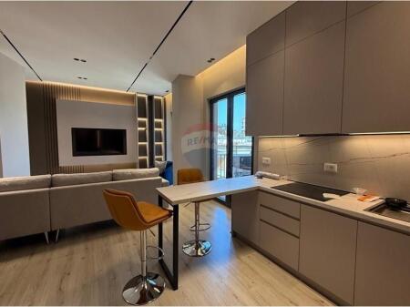 Apartament 2+1+2 per qira tek Pazari i Ri!