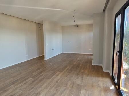 For Rent – Office Space in Garden Building