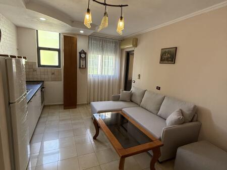 Tek Shkolla E Baletit, Jepet Apartament 1+1 Per Qira Me Mobilim Modern!