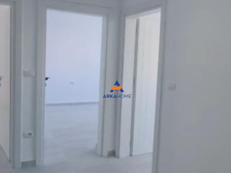 JEPET APARTAMENT ME QERA 3+1+1BALLKON "TREGU CAM,MYSLYM SHYR" 75.000 LEKE