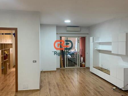 Ne Yzberisht, Jepet Me Qira Apartament 2+1+Post Parkimi, Ideal Per Banim!