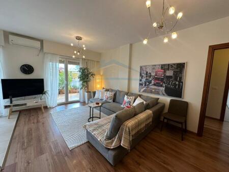 Qera, Apartament 2+1+2+2 Poste Parkimi, Myslym Syri, Tiranë.
