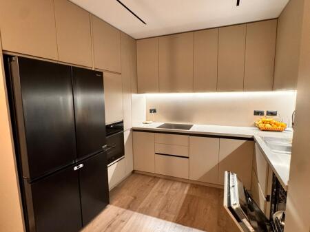 Shitet Apartament Ekskluziv 3+1+2 me 2 Poste Parkimi