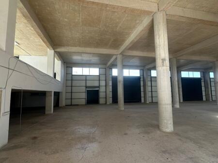  Edificio di 2200m² su 2 Piani in Affitto – Vicino a Top Channel