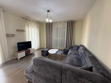 Jepet me Qira Apartament 2+1+2 në Don Bosko, tek Trio