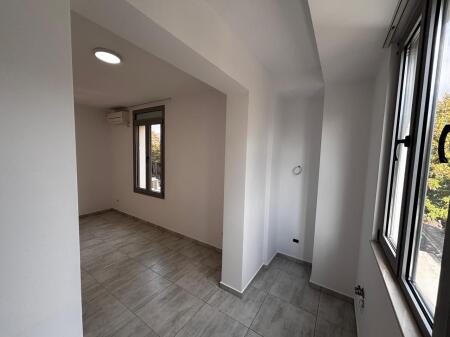 Business premises for rent on Rruga e Dibres!