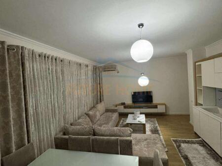 Qera, Apartament 2+1, Rruga 5 Maji