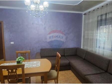 Shitet Apartament 3+1+2 tek Rruga Ali Demi