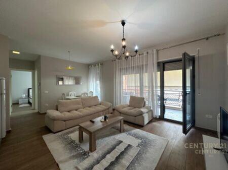 Apartament 1+1 per Qira tek Komplelsi Deliorgji!