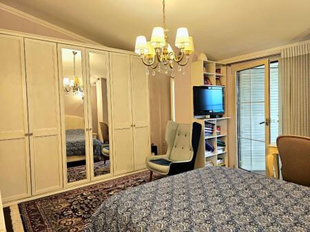 Luxury penthouse for sale in the area of Liqeni i Thate with an open view of the lake  
