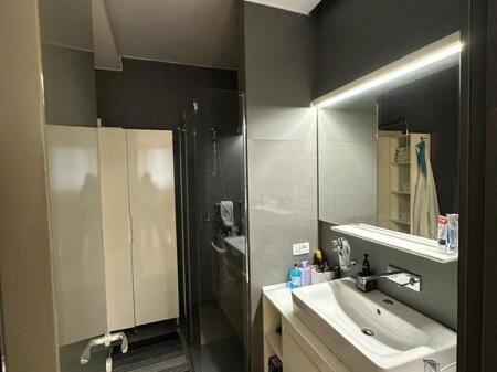 Shitet, Apartament 2+1+2, Kompleksi "Kika 2", Komuna Parisit, Tiranë.