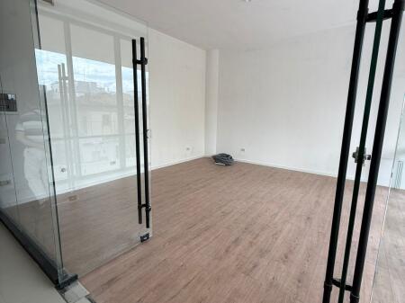 AMBIENTE PER UFFICIO IN AFFITTO A MINE PEZA RESIDENCE