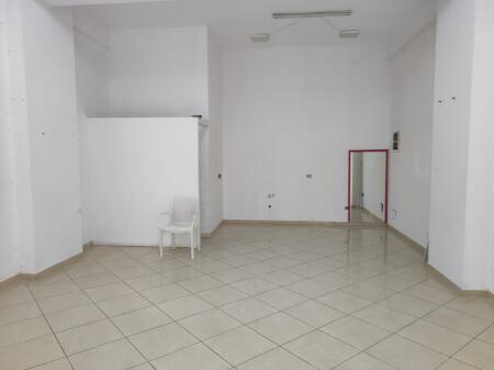 Shop for rent in Astir.