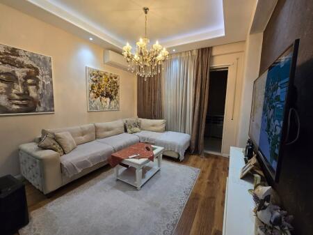 Jepet me Qira , Apartament 2+1 ne Kompleksin Golden Park
