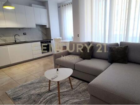 Jepet me qira apartament 1+1 ,prane Universitetit Europian ,Kinostudio! 700 € /Muaj