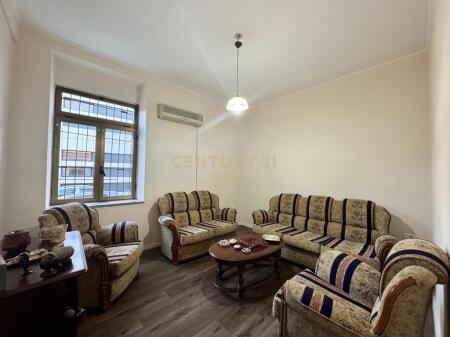 JEPET ME QERA APARTAMENT 2+1 PER ZYRA