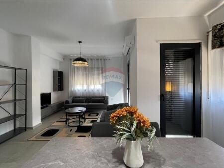 Apartament 2+1 +2 me qira te Fusha e Aviacionit