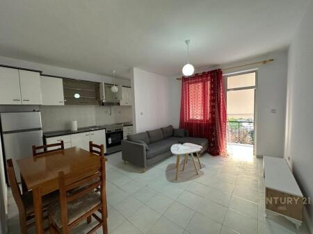 Apartament me qera prane Gjimnazit Besnik Sykja!