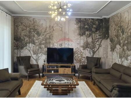 Apartament 2+1+2 pranë Kopshtit Botanik