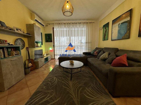 SHITET APARTAMENT 2+1+BALLKON "MISTO MAME,PALLATET CABEJ" 145.000 EURO (I DISKUTUESHEM)