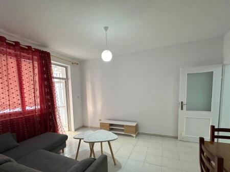 Apartament Luksoz me Qira pranë Gjimnazit “Besnik Sykja”