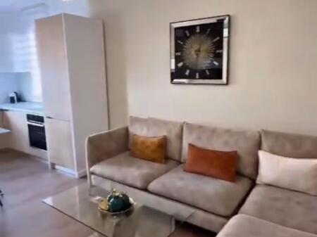 Shitet Apartament ne zonen e Freskut , rruga Dalip Topi