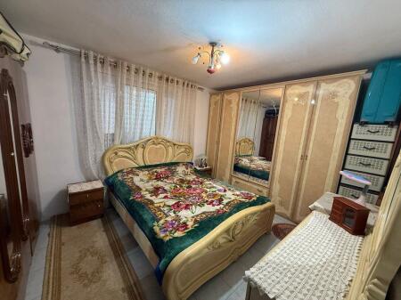 Apartament 2+1 me studio shtesë për Qira në Oxhaku, Tiranë 1,500 € /Muaj