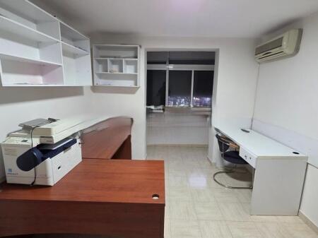 Zyrë për Qira – 21 Dhjetori, Buzë Rrugës Kryesore! 650 € /Muaj