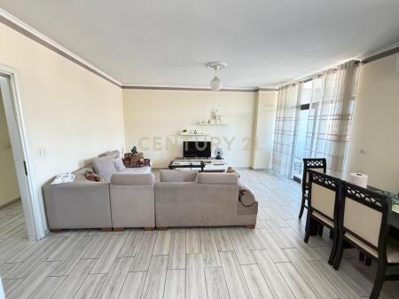 Jepet per qira apartament 2+1+2 Astir