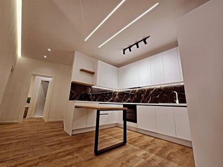 KOPSHTI ZOOLOGJIK  Shesim super apartament  2+1+2 tualete me dritare.