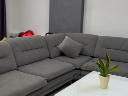 Apartament 2+1, Astir!