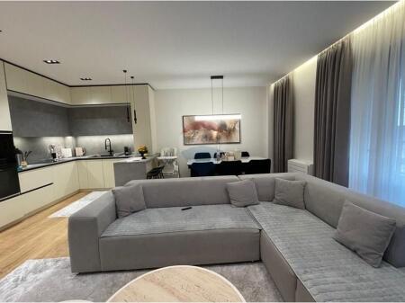 Qira/ Apartament 2+1+p.parkimi, Liqeni i Thate