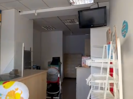 Porcelain business premises for sale