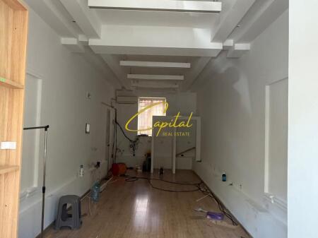 NEGOZIO IN AFFITTO 50 M2 VIA KAVAJES 1.300 EURO