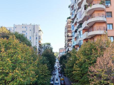  Locale Commerciale in Affitto al Piano Terra nel Bllok