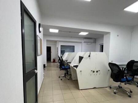 Ufficio con ampio spazio vicino al Mercato Nuovo – 107 m²