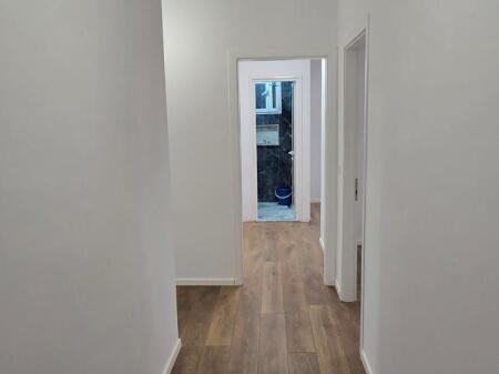  Shitet Apartament 2+1 ne Qender pranë Prokurorisë së Tiranës