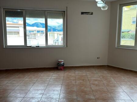 Apartment 2+1+2 + parking space for rent – Tirana Lake