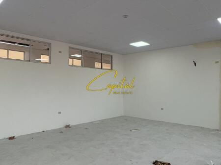 AMBIENTE COMMERCIALE IN AFFITTO 100 M2 ASTIR 700 EURO