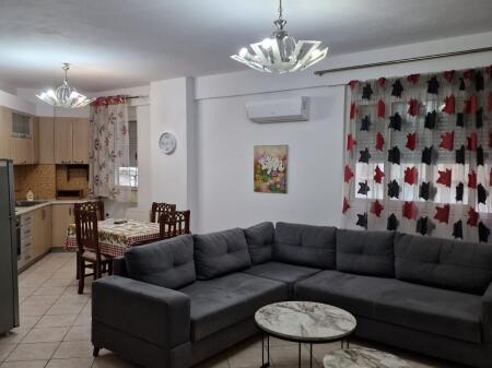 Jepet me qira apartament 3+1 për zyra në Bllok