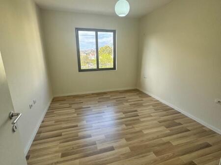 SHITET APARTAMENT 2+1+BALLKON  RR. MINE PEZA