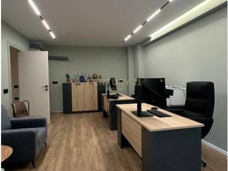 Ufficio moderno in affitto presso l'hotel “Radisson” Lago Secco. 900 € /Mese