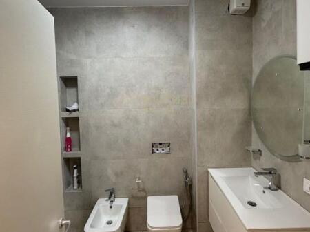 Si offrono 2 ambienti per uffici nella Residenza Oasis ad Astir.