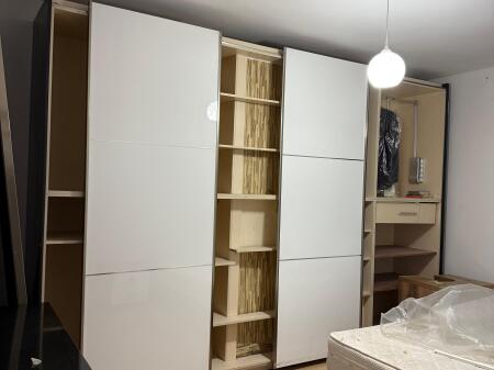 Appartamento 2+1 appena ristrutturato in affitto. Nella zona 21 Dhjetori, vicino al Oslo Bar Prezzo: 600 mila lek
