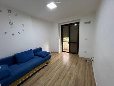 Ufficio in Affitto 2+1 a Vasil Shanto (ID BZ2726) Tirana