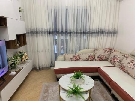 Apartament 1+1, Astir!
