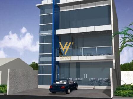 LOCALE COMMERCIALE DI 290 M2 IN AFFITTO A MYSLYM SHYRI 4.200 EURO