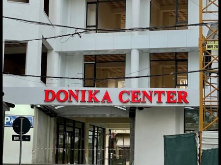 2+1,bosh per zyra ose banim,te donika center rruge e durresit,cmimi 800 euro
