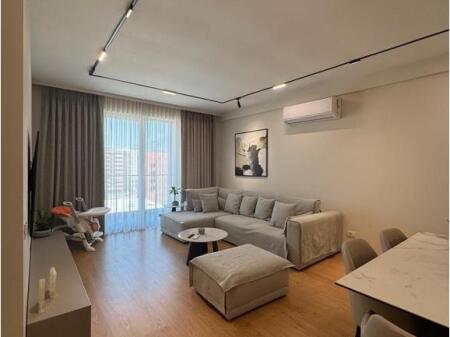 Në shitje – Apartament 2+1+2 i investuar me detaje në “Future Home Residence”, Unaza e Re 250,000 €