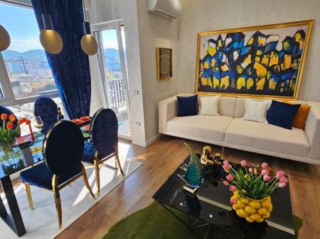 Shitet Apartament 2+1 Adresa : 21 Dhjetori  I mobiluar dhe pabanuar me pare  Kati 8 jo i fundit  Orjentim jug  Siperfaqe 90 m2